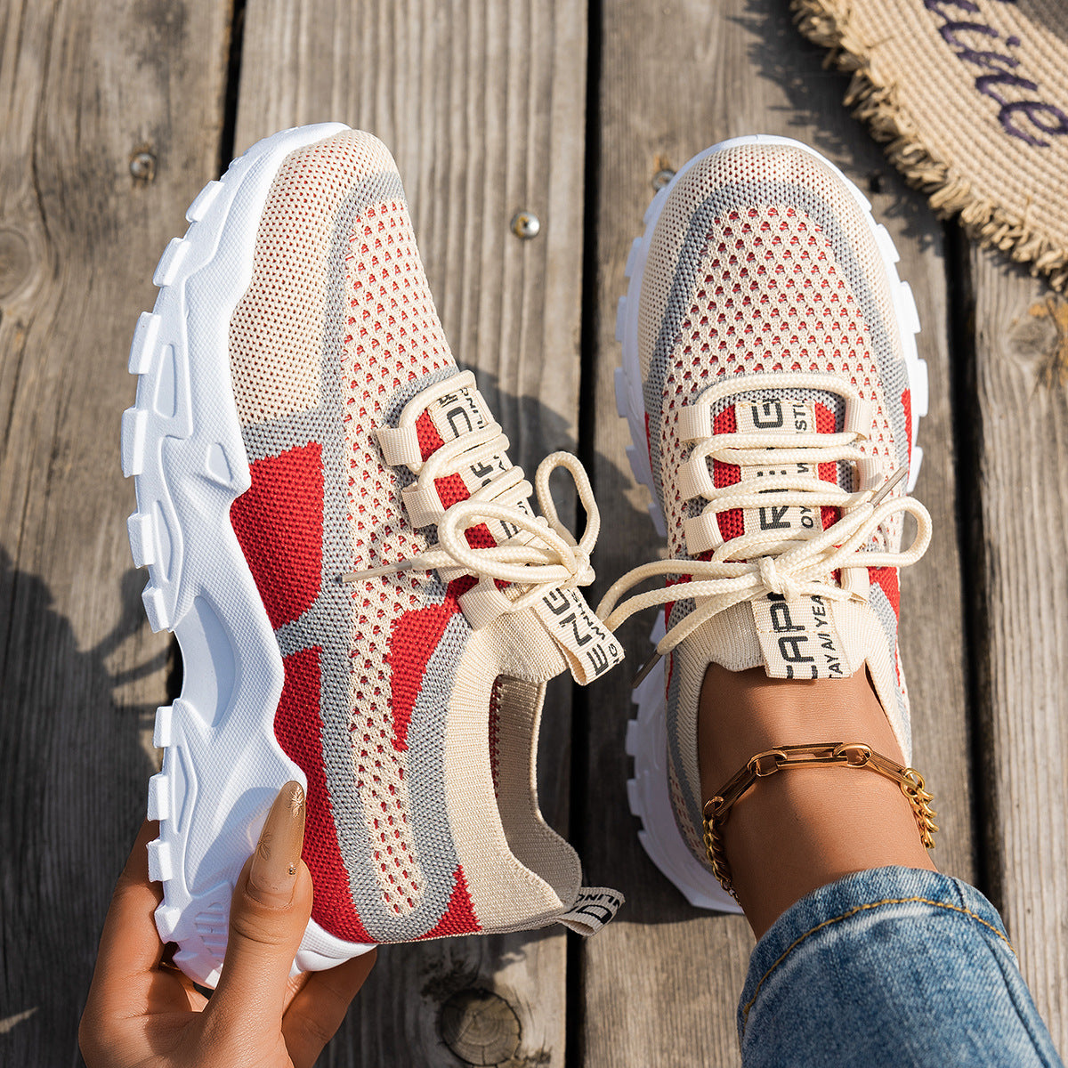 Fly - Women's Breathable Lace-up Sneakers